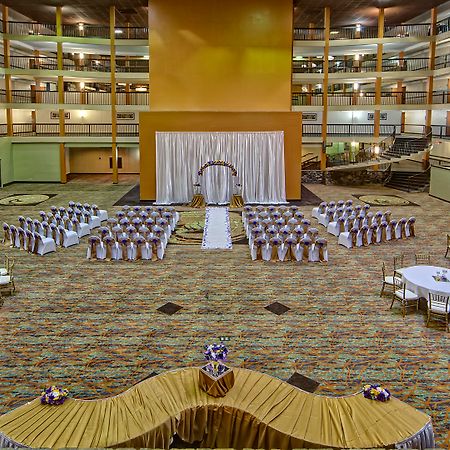 Clarion Hotel & Suites Conference Center Memphis Airport Buitenkant foto