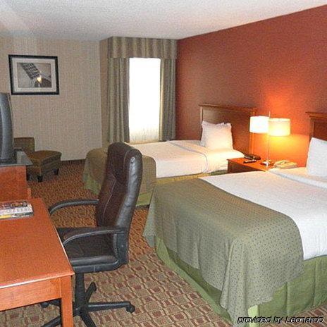 Clarion Hotel & Suites Conference Center Memphis Airport Kamer foto