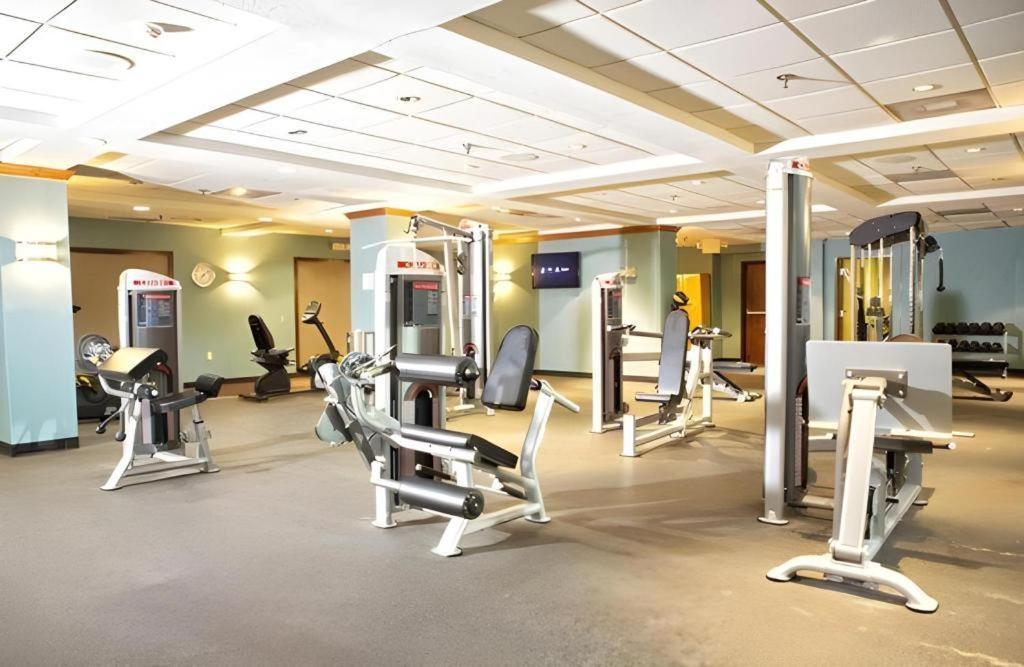 Clarion Hotel & Suites Conference Center Memphis Airport Buitenkant foto