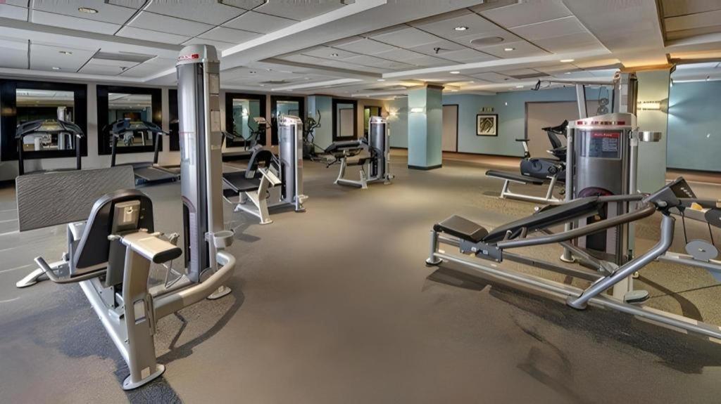 Clarion Hotel & Suites Conference Center Memphis Airport Buitenkant foto